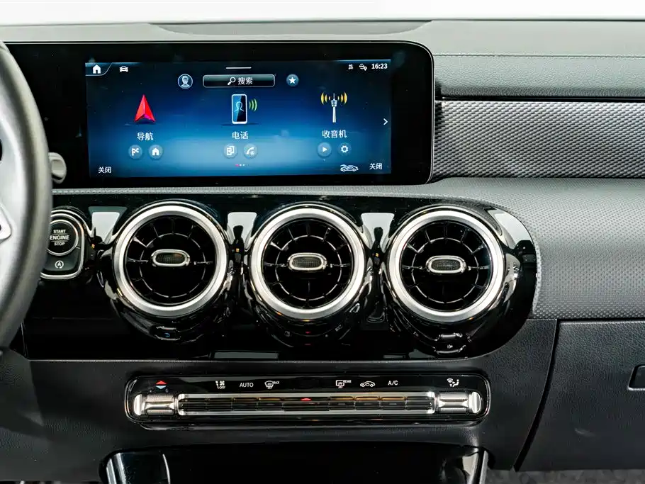 صورة 13 - Mercedes-Benz A-Class