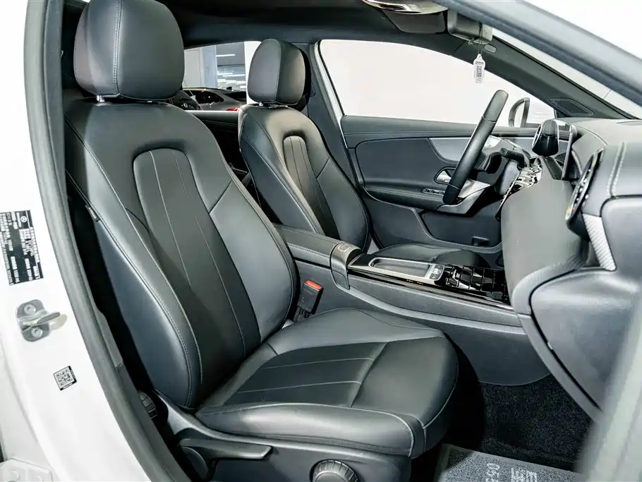 صورة 19 - Mercedes-Benz A-Class