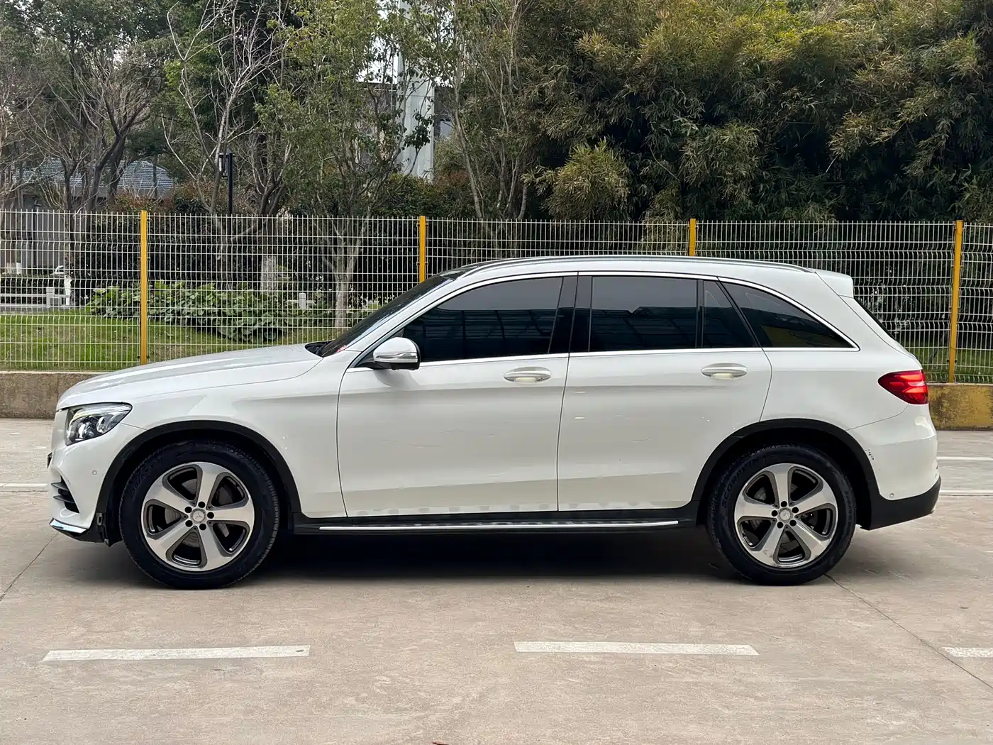 Mercedes-Benz GLC 2017 GLC 300 4MATIC Dynamic фото 16