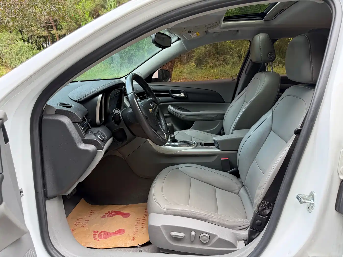 Chevrolet Malibu 2012 2.0L Automatic Luxury Edition фото 5