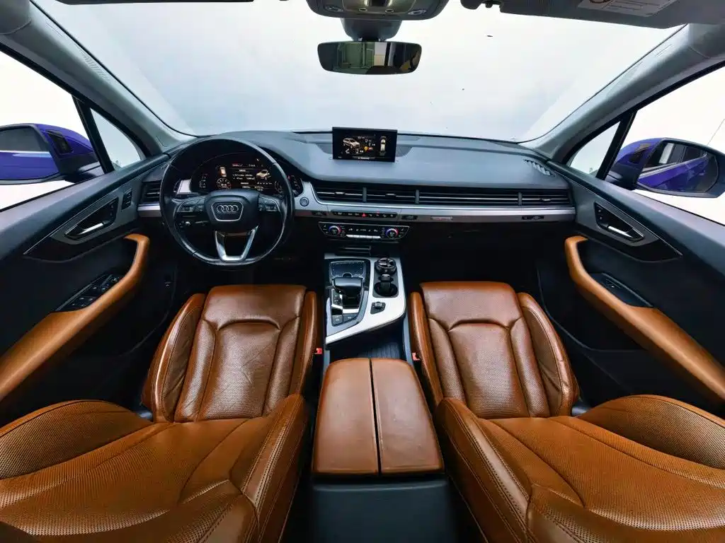 Фото 11 - Audi Q7
