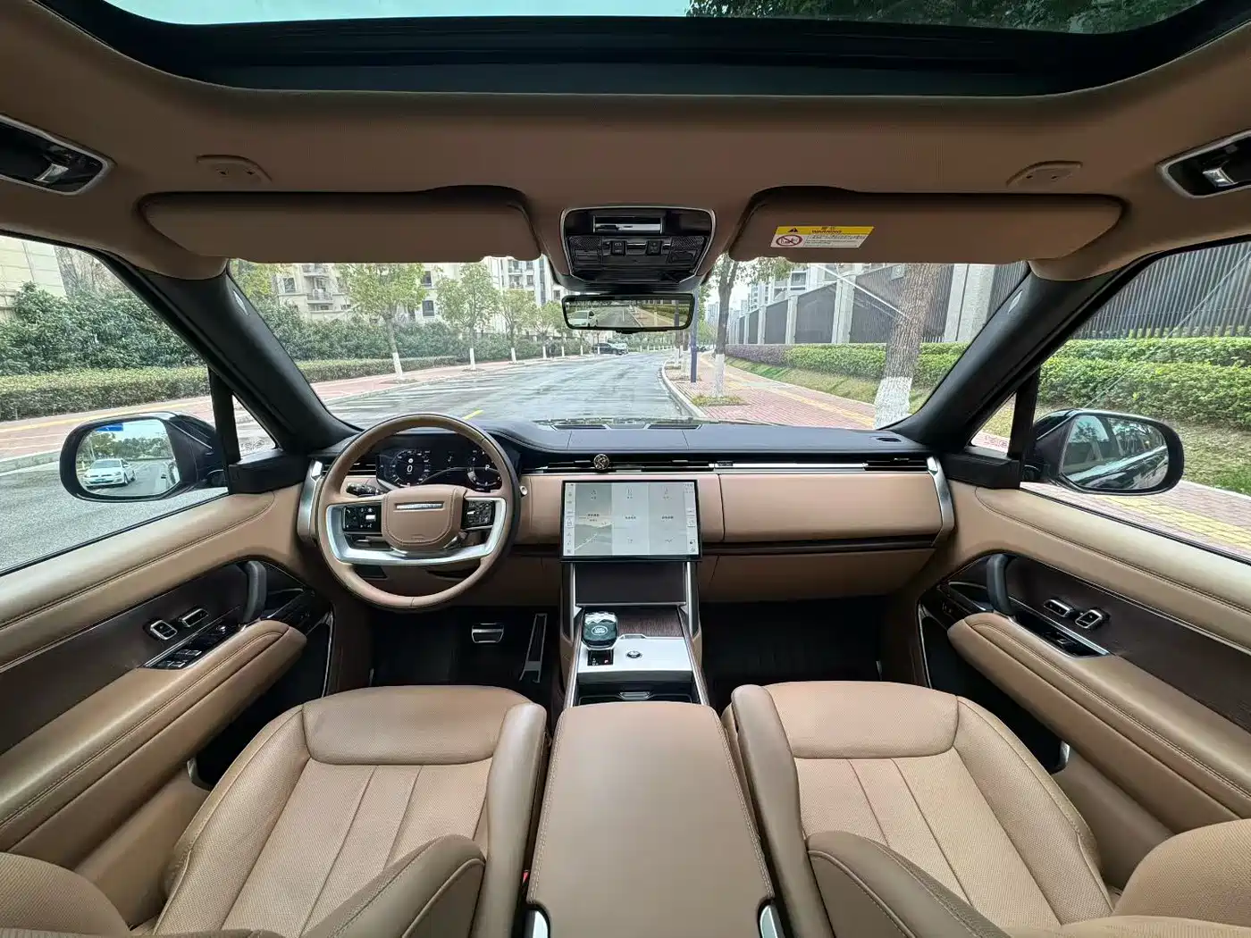 Land Rover Range Rover 2024 3.0 L6 400PS Genesis Extended фото 10