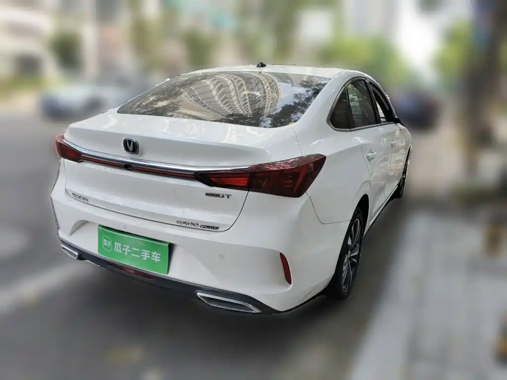 Фото 6 - Changan Eado