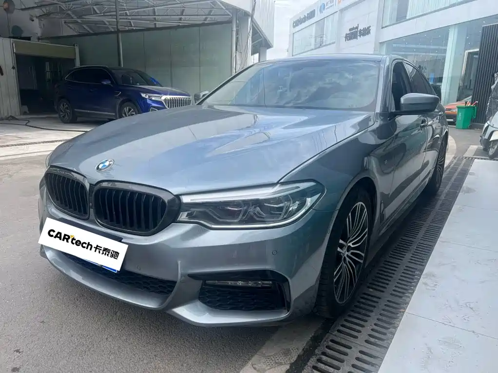 Photo 1 - BMW 5 Series (Import)