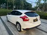 Фото 14 - Ford Focus