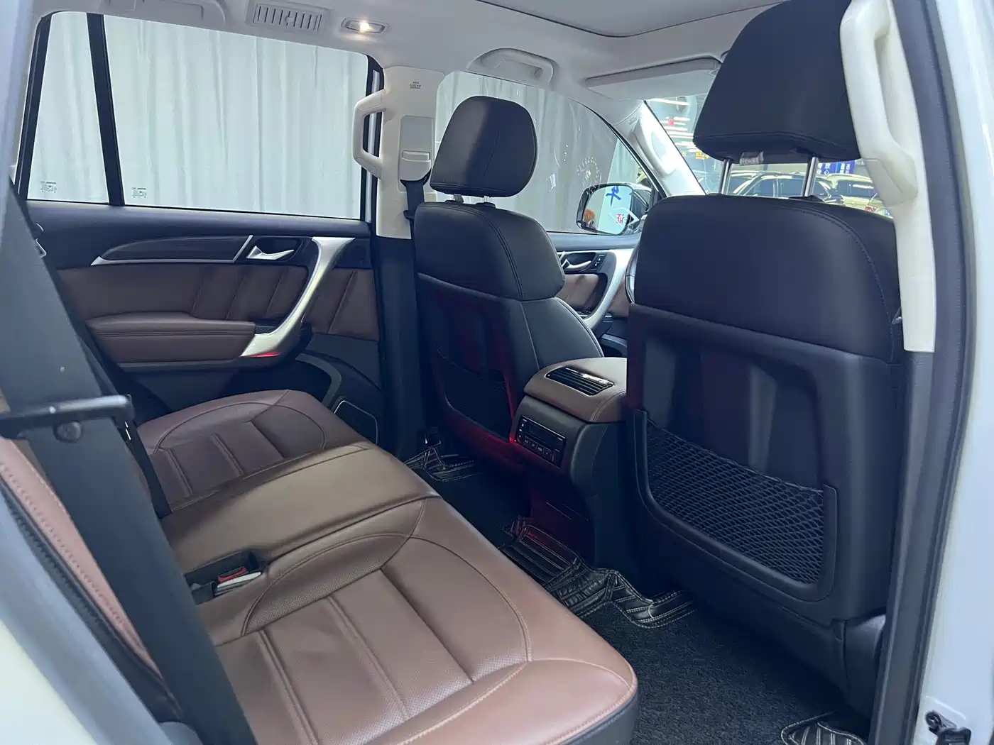 Haval H9 2017 2.0T Gasoline 4WD Premium 7-Seater фото 16