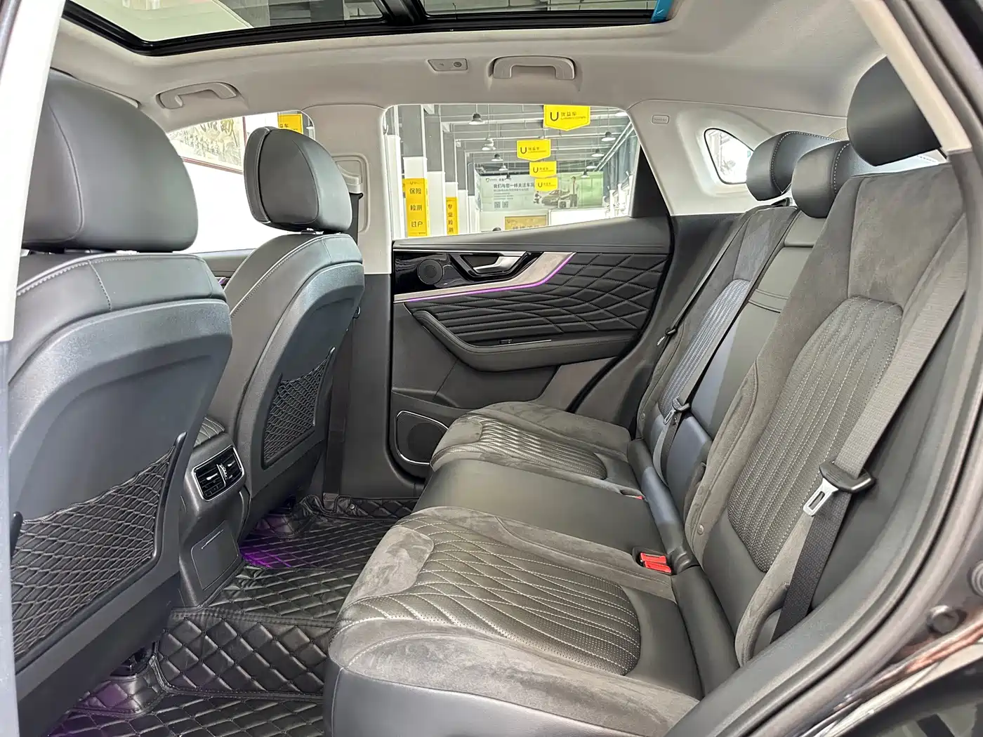 Hongqi HS5 2022 Facelift 2.0T Smart Flag Enjoyment Edition фото 6