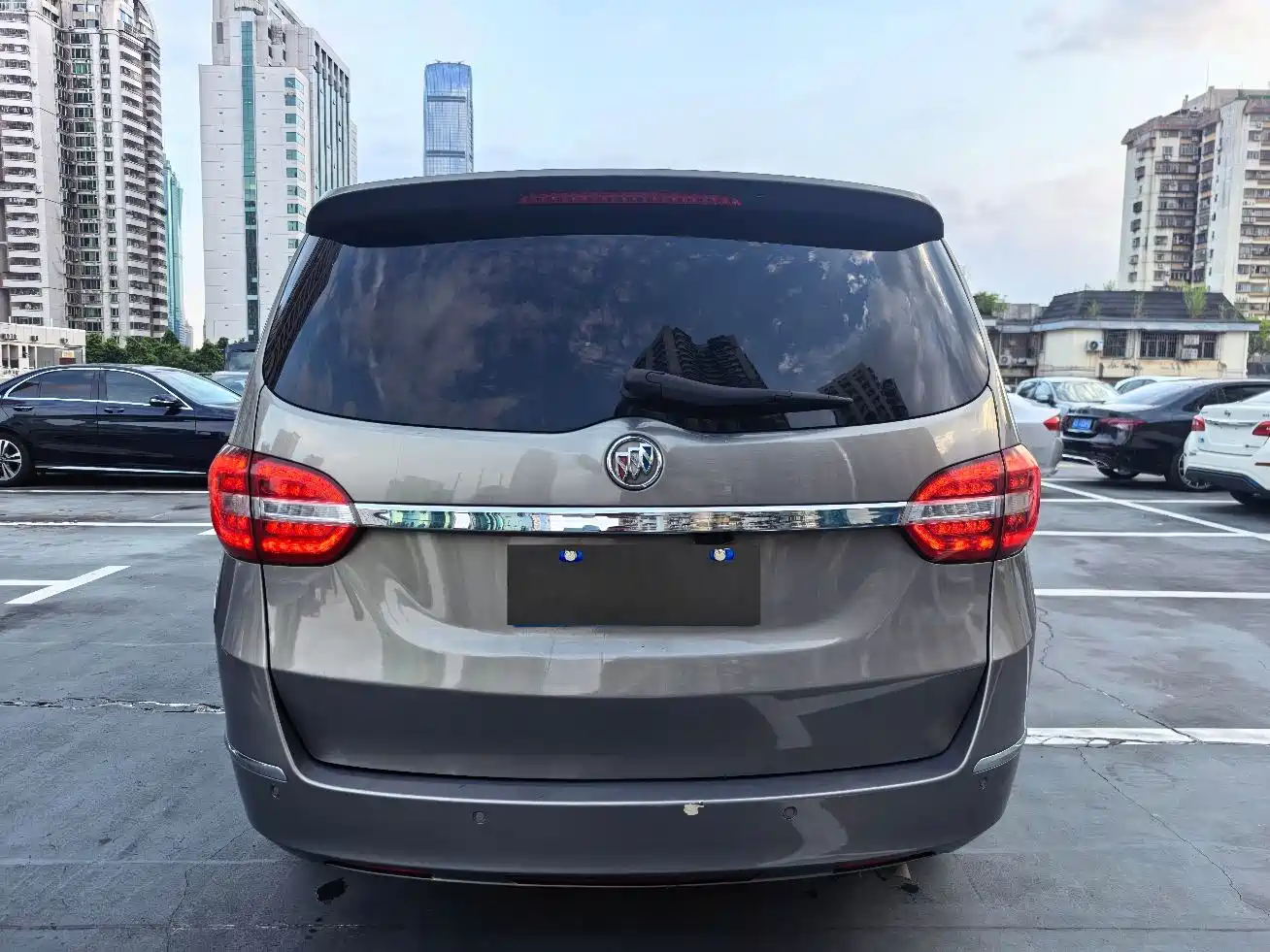 Фото 4 - Buick GL8