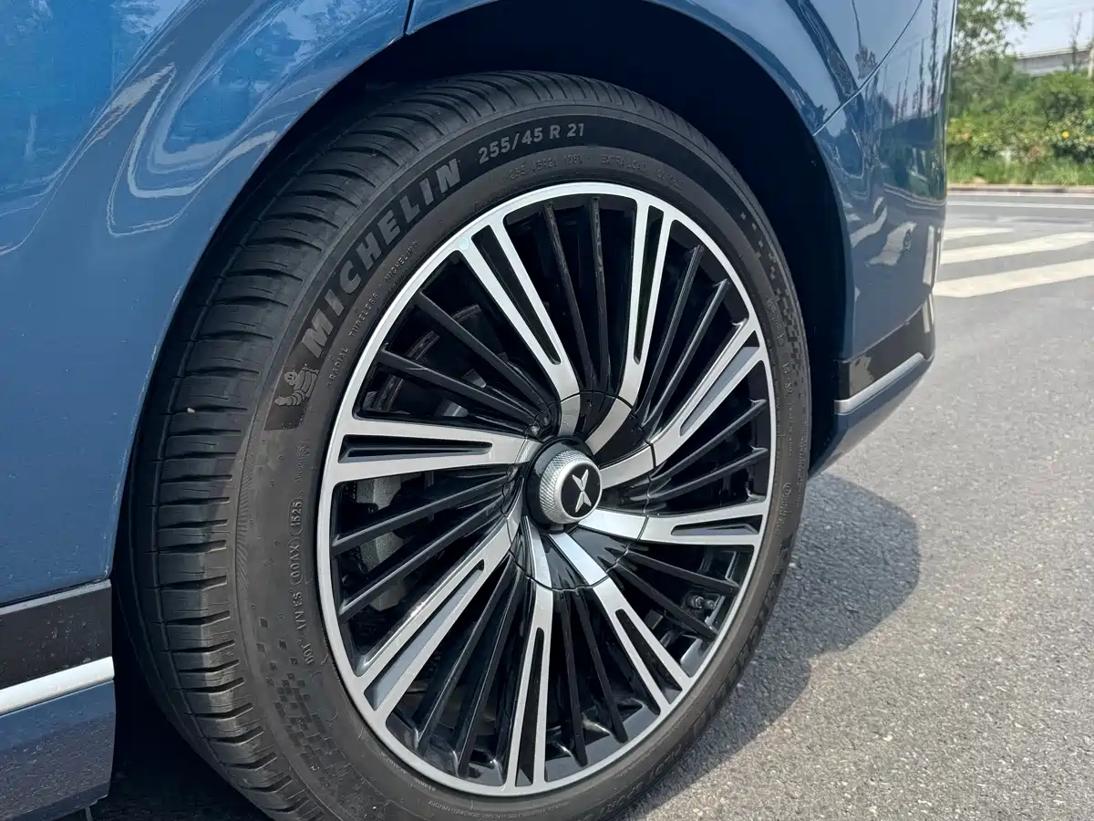 XPeng G9 2025 680 Ultra Long Range AWD Max фото 14
