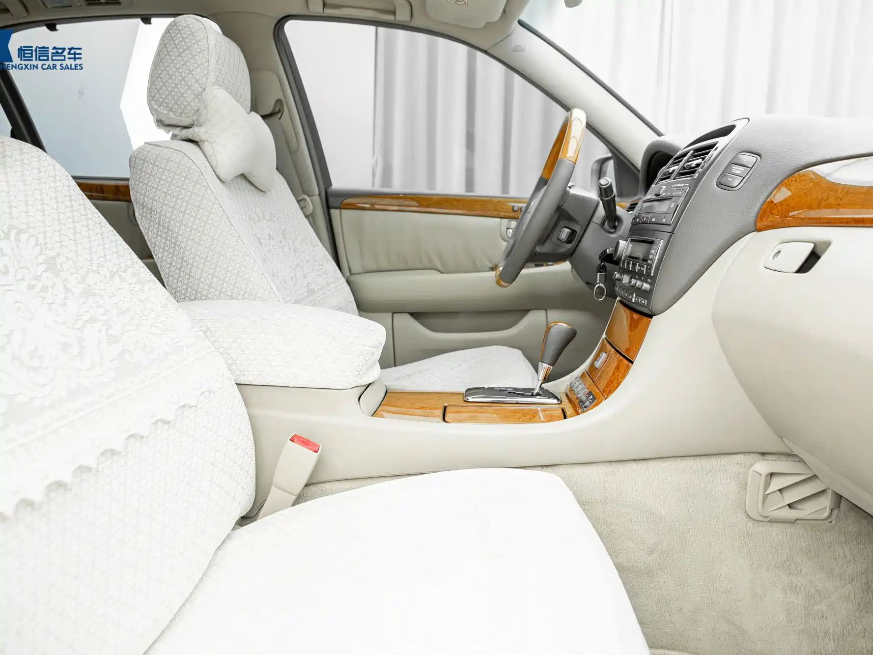 Фото 14 - Lexus LS