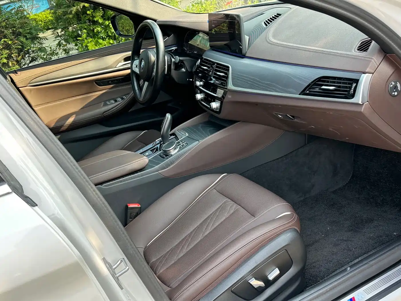 BMW 5 Series 2023 530Li Leading M Sport Package фото 10