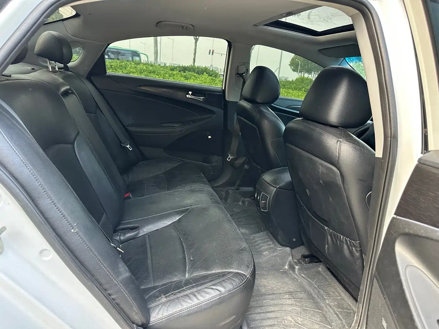 Hyundai Sonata 2011 2.0L Auto Leading Edition фото 15