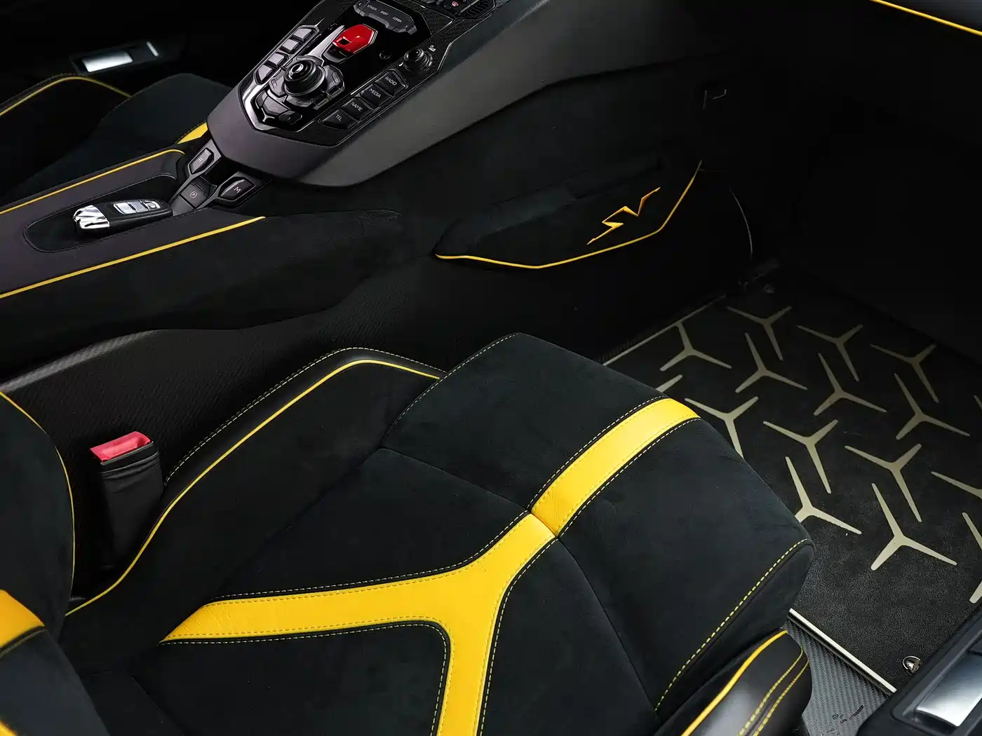 Lamborghini Aventador 2015 LP 750-4 Superveloce фото 35