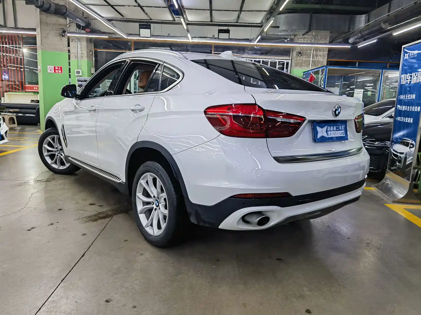 BMW X6 2018 xDrive28i фото 6