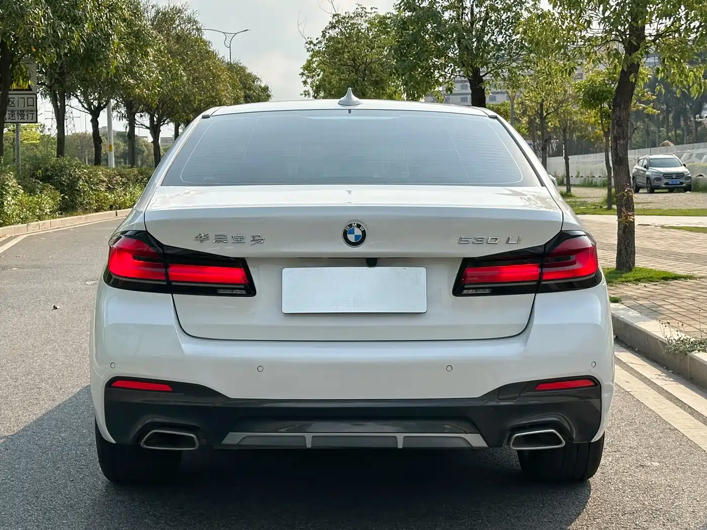 BMW 5 Series 2023 530Li Leading M Sport Package фото 15