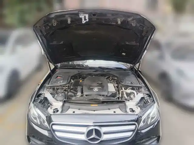 Mercedes-Benz E-Class 2019 E 300 L Sport Fashion — фото 3