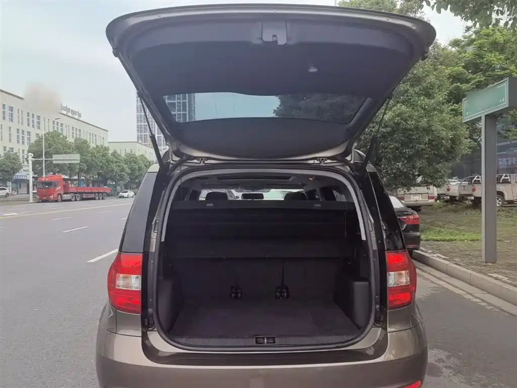 Škoda Yeti 2016 1.4TSI DSG Forward Edition фото 19