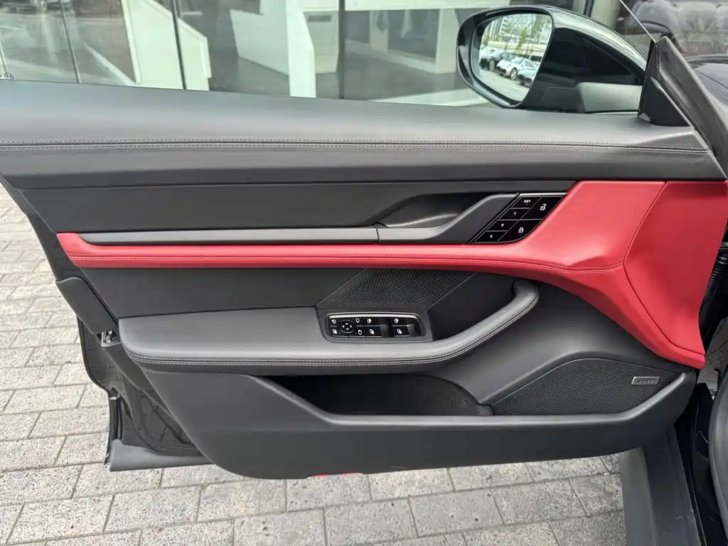 Porsche Taycan 2021 2020 Taycan