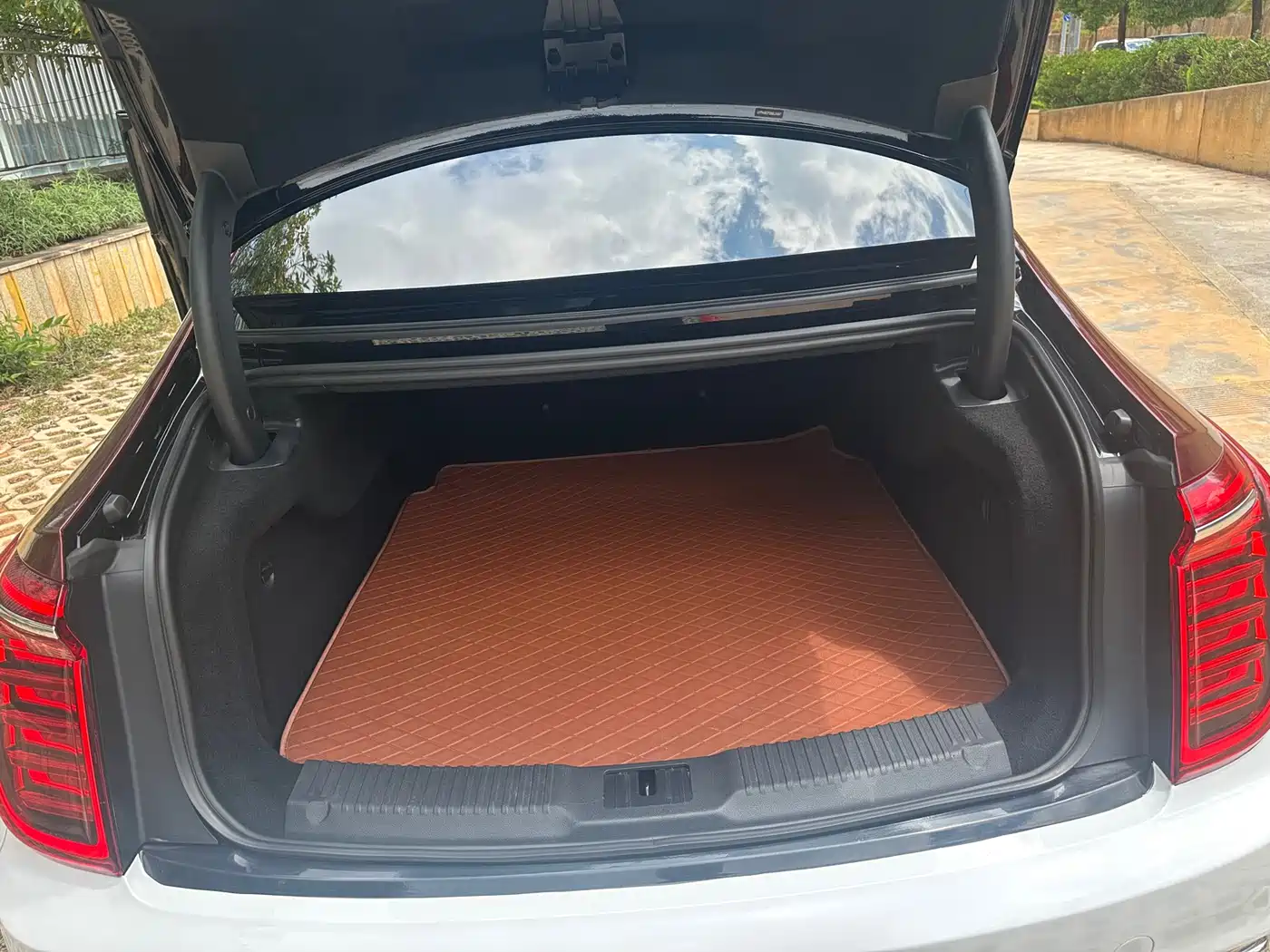Hongqi H9 2020 2.0T Smart Connection Qi Chang Edition фото 10