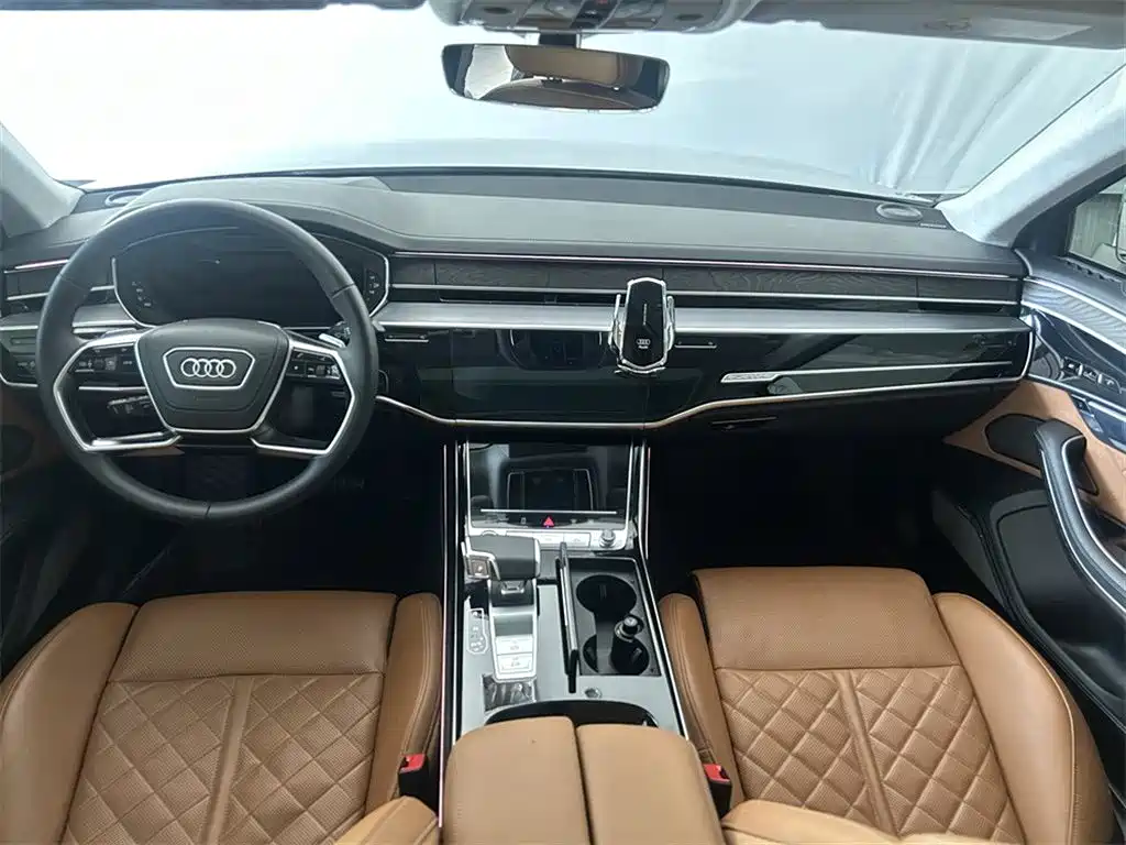 Фото 6 - Audi A8