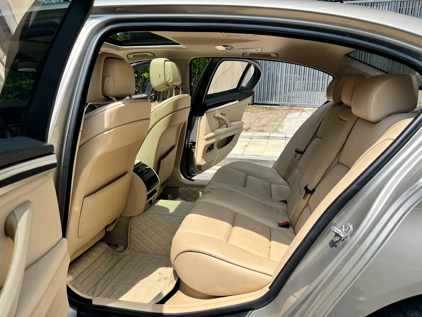 BMW 5 Series 2011 523Li Luxury фото 18