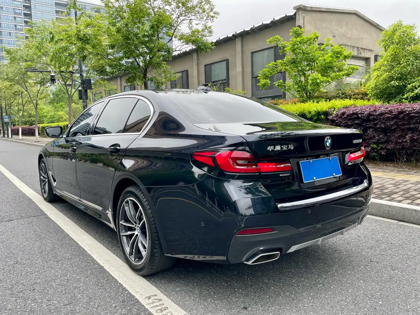 BMW 5 Series 2022 Model Second Facelift 525Li M Sport Package фото 5