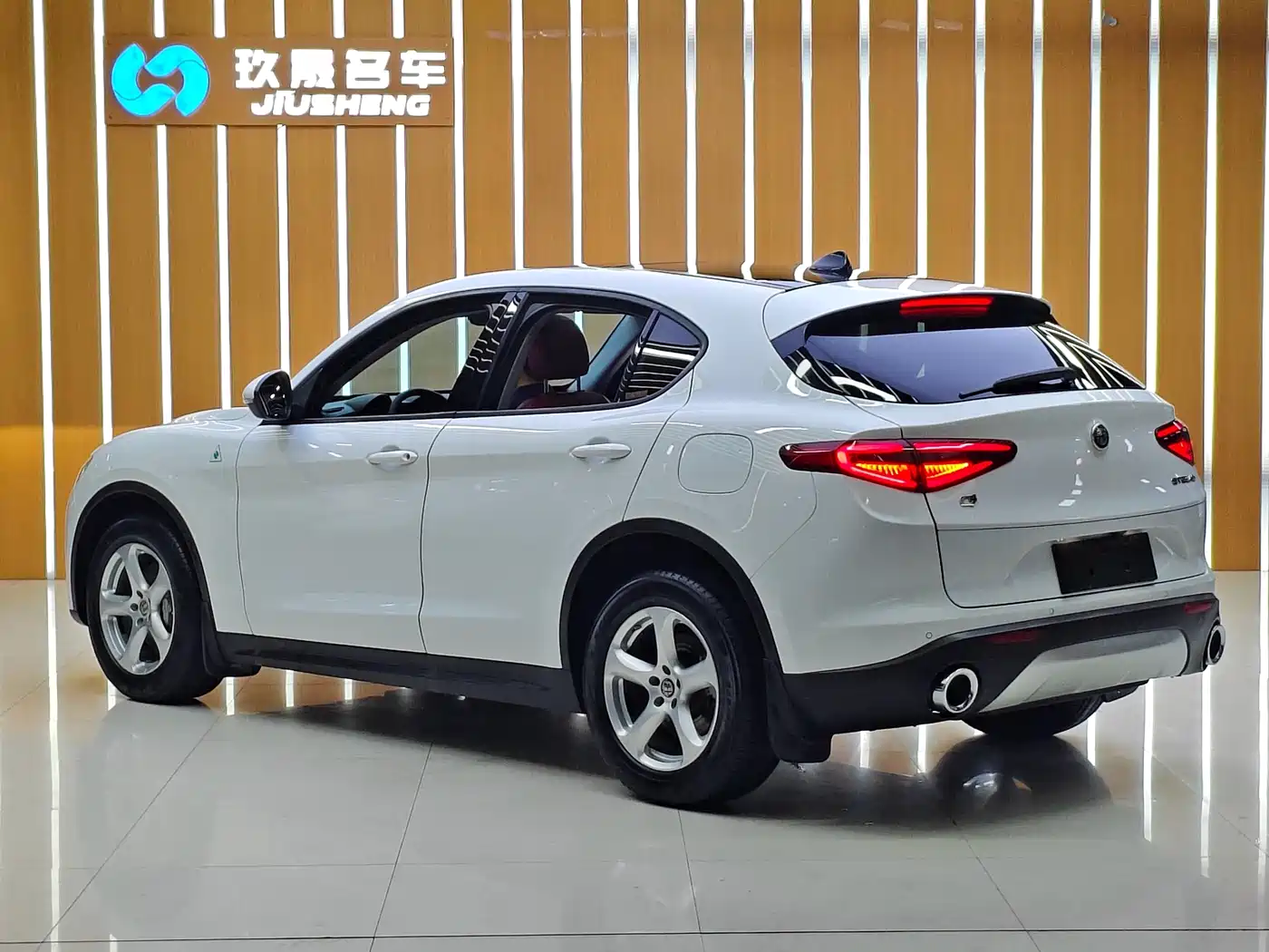Alfa Romeo Stelvio 2019 2017 2.0T 200HP Elite