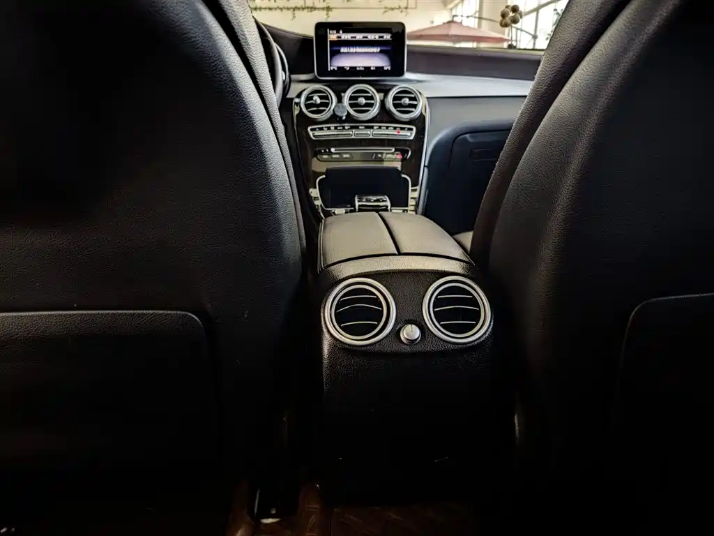 Mercedes-Benz GLC 2018 GLC 260 4MATIC Luxury фото 23