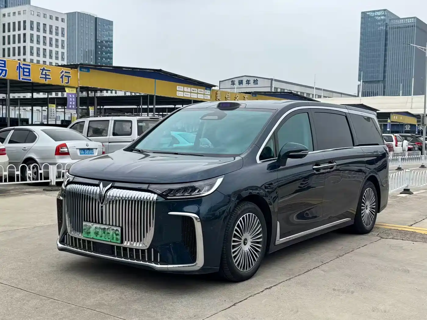 Voyah Auto Voyah Dreamer 2025 PHEV AWD Flagship Qian Kun Edition
