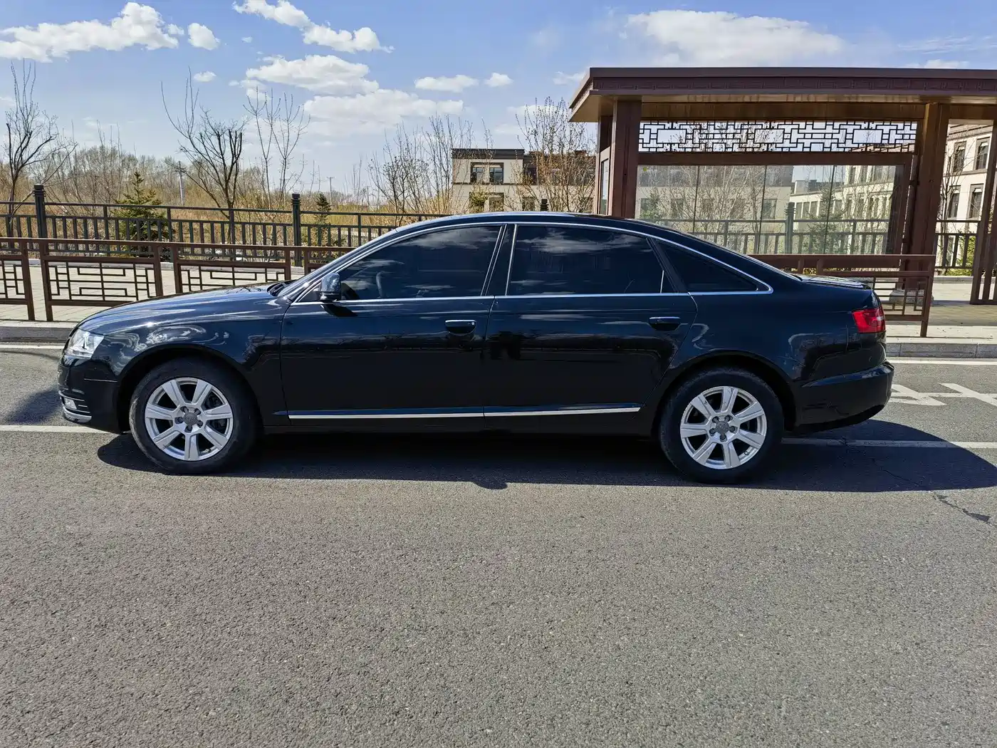 Audi A6L 2010 2.0 TFSI Automatic Standard фото 4