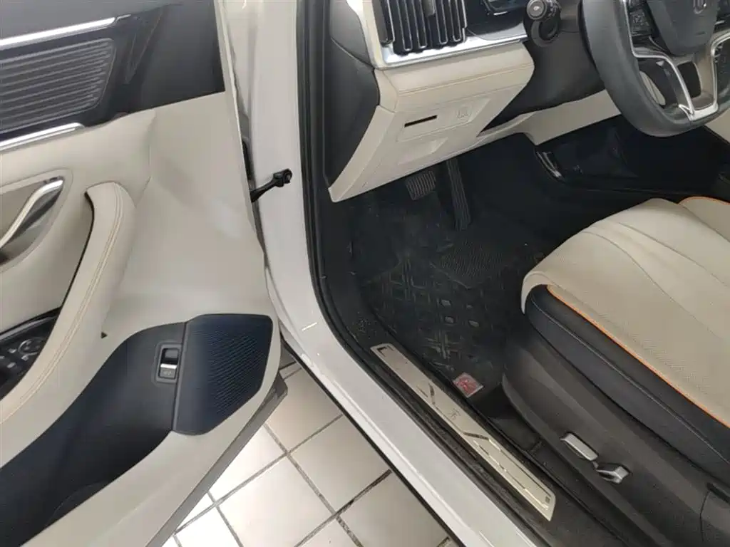 BYD Song PLUS PHEV 2021 DM-i 110KM Flagship PLUS фото 16