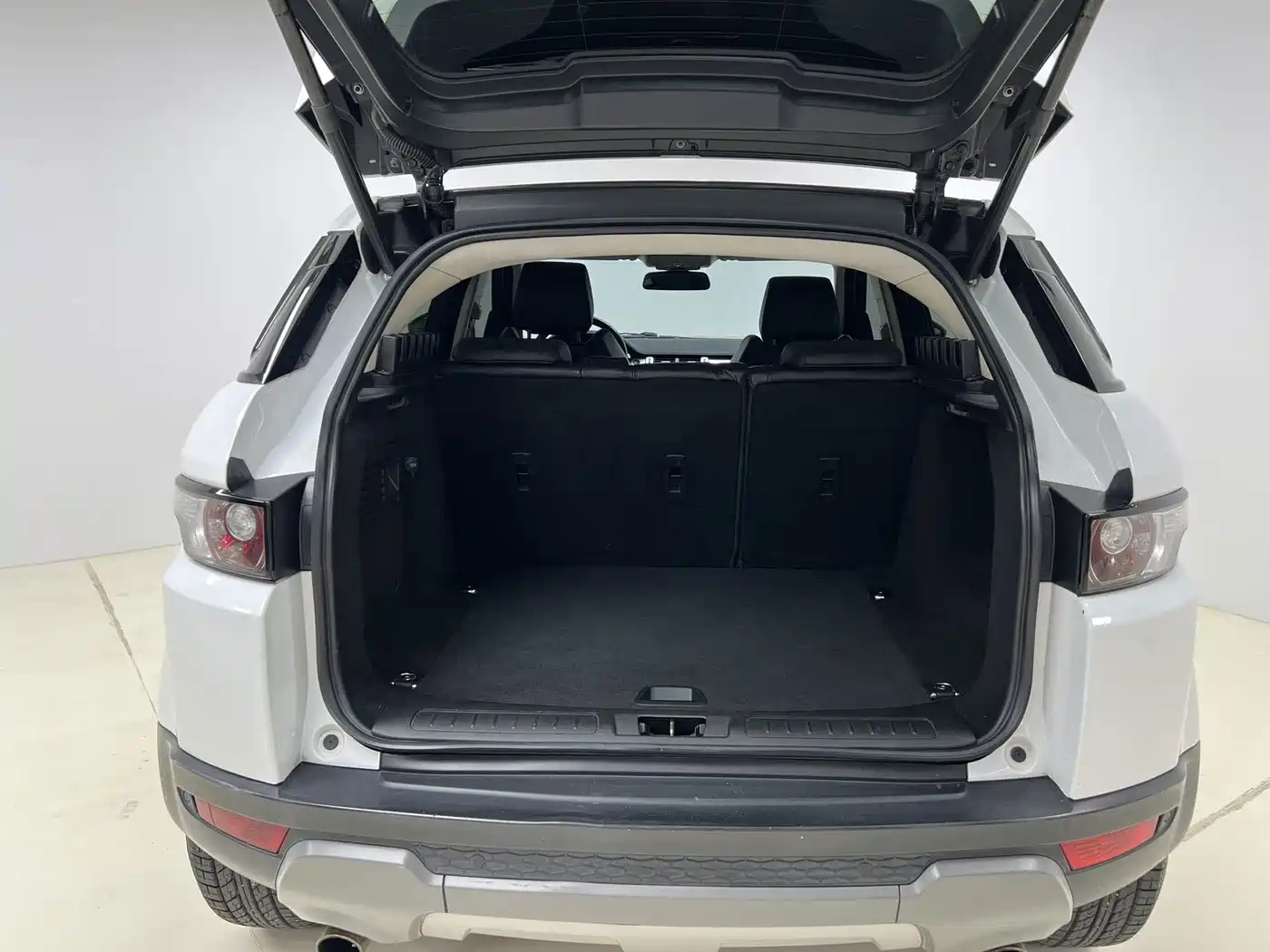 Land Rover Range Rover Evoque (Import) 2015 2014 2.0T 5-door Brilliance Premium