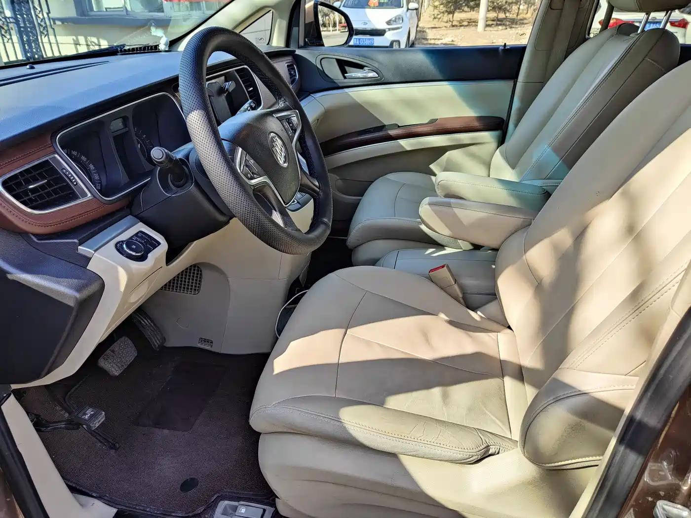 Buick GL8 2018 28T Luxury Model China VI фото 4