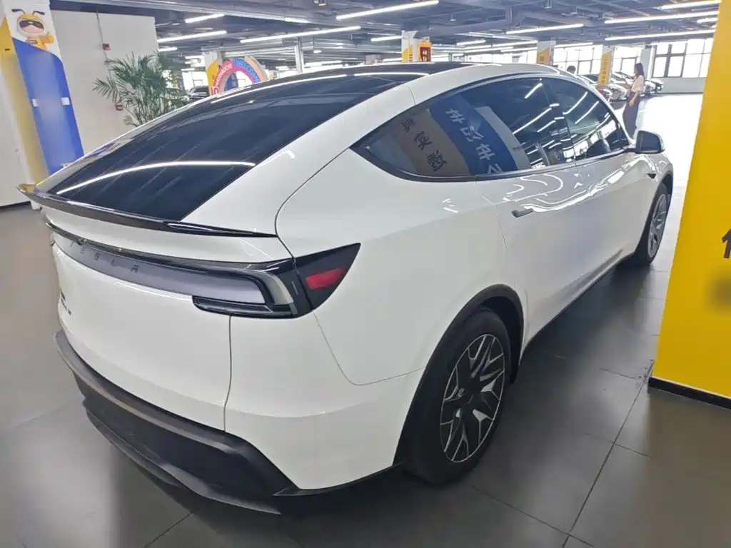 Tesla Model Y L 2025 2025 Facelift Long Range AWD