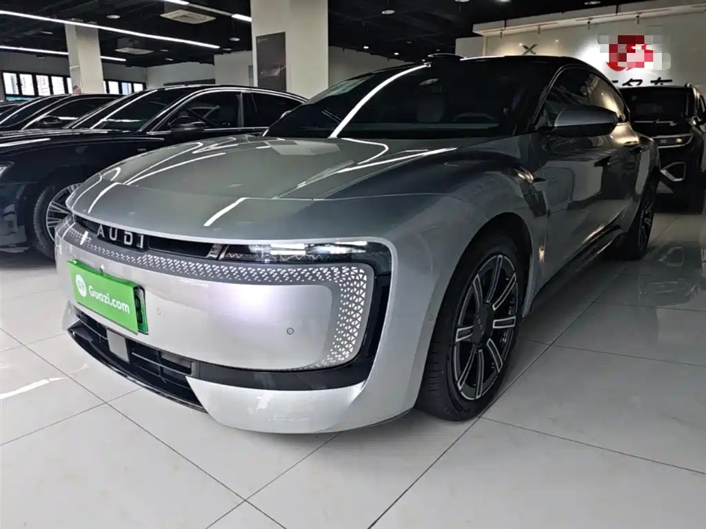 Audi E5 Sportback 2025 300kw 2WD