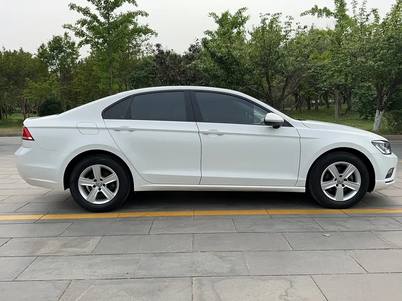 Volkswagen Lamando 2018 230TSI DSG Trend Edition фото 8