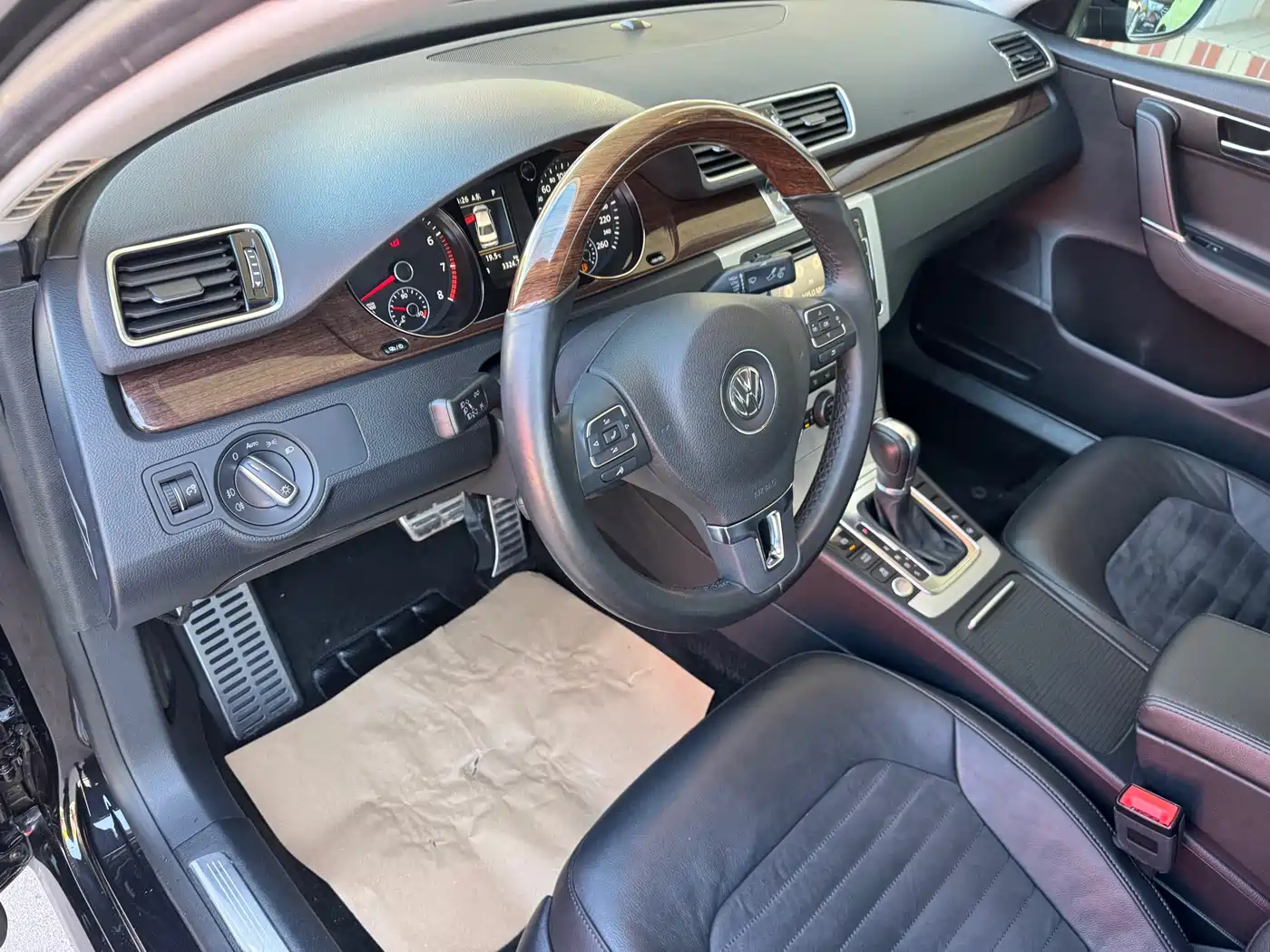 Volkswagen Magotan 2016 2.0TSI Smart Premium фото 8