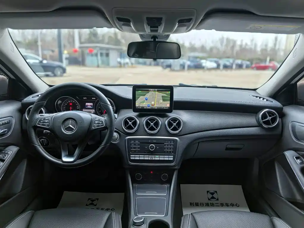 Mercedes-Benz GLA 2017 GLA 220 4MATIC Fashion фото 7