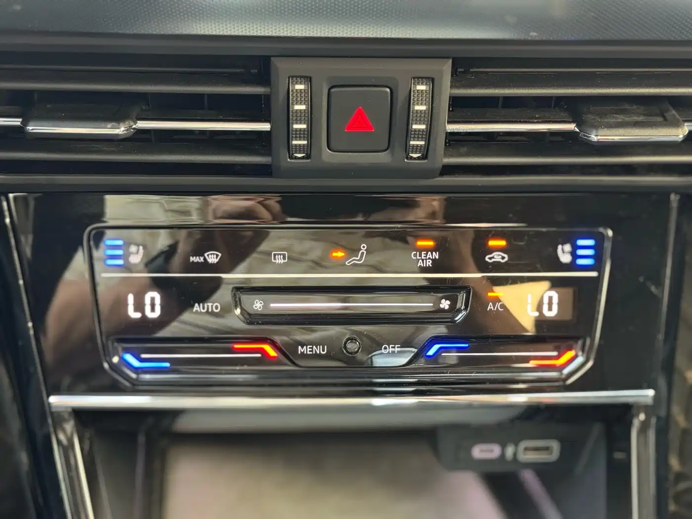 Volkswagen Passat 2024 380TSI Starlight Luxury Edition фото 14