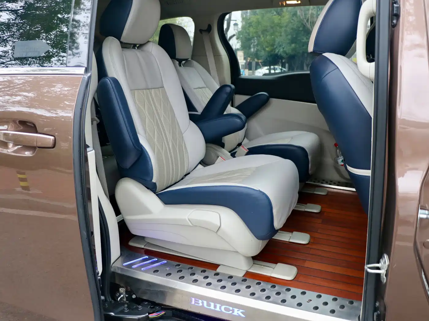 Buick GL8 2021 Land Business Class 652T Comfort фото 12