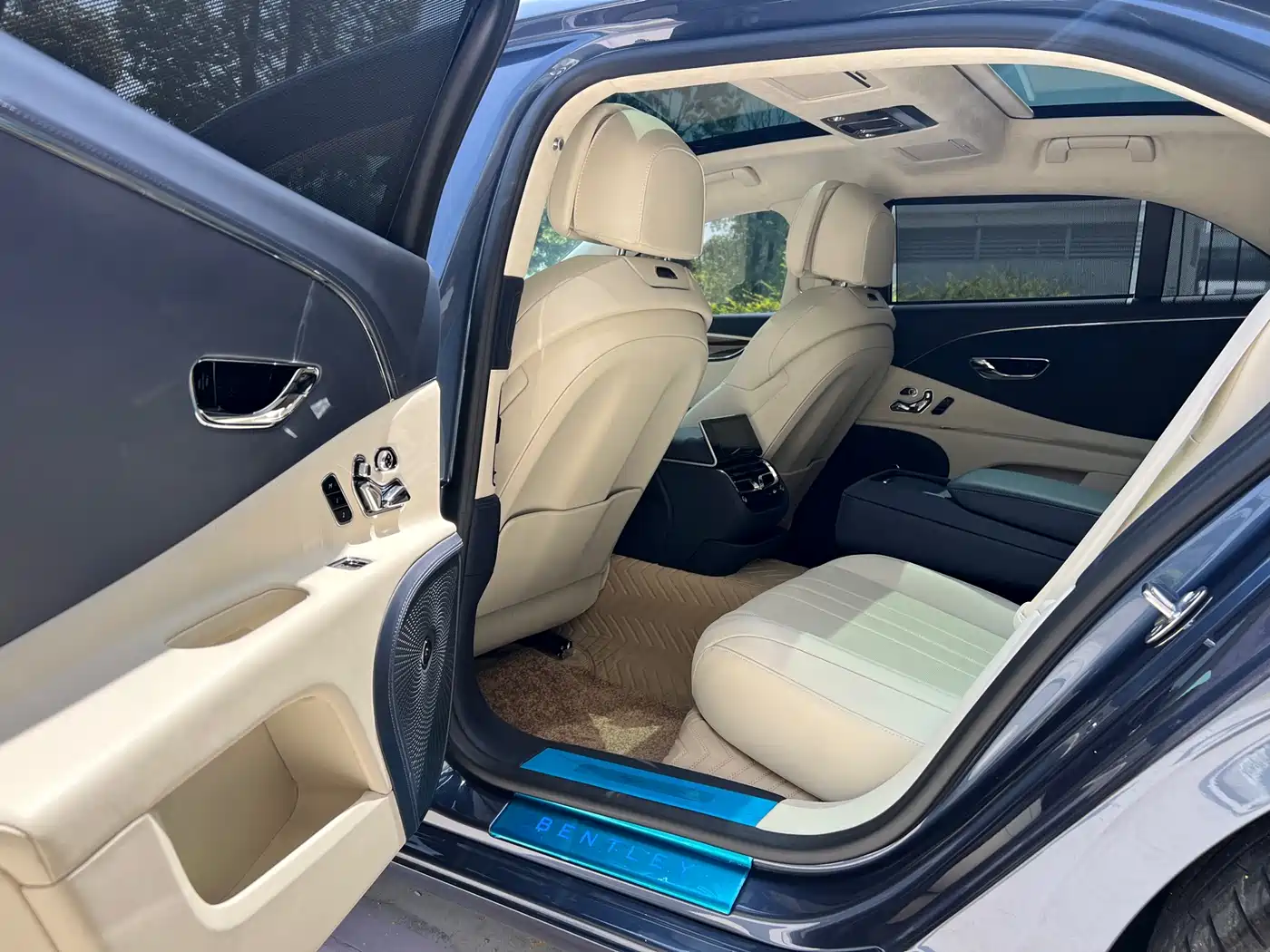 BENTLEY FLYING SPUR PLUG-IN HYBRID