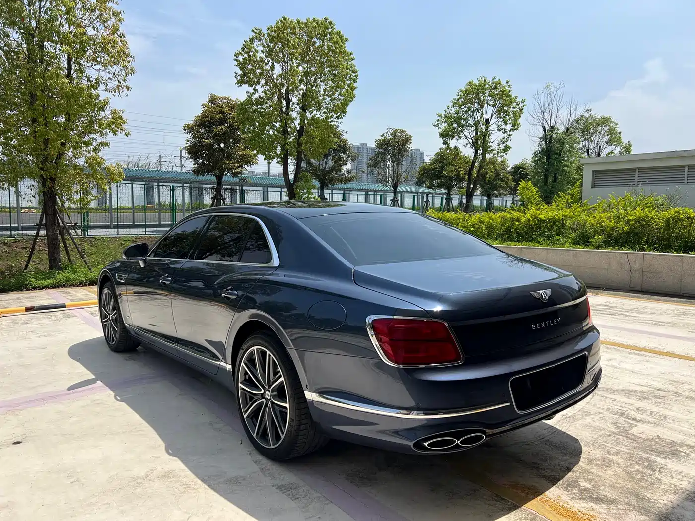 BENTLEY FLYING SPUR PLUG-IN HYBRID