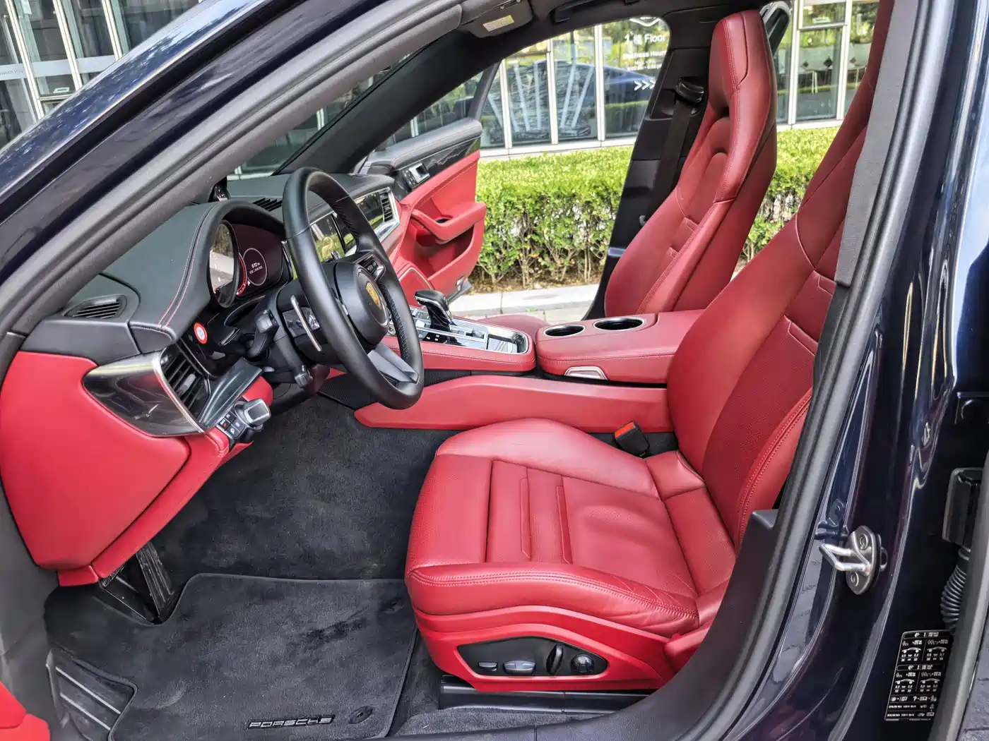 Porsche Panamera 2023 Panamera 4 Executive Long Wheelbase 2.9T фото 21