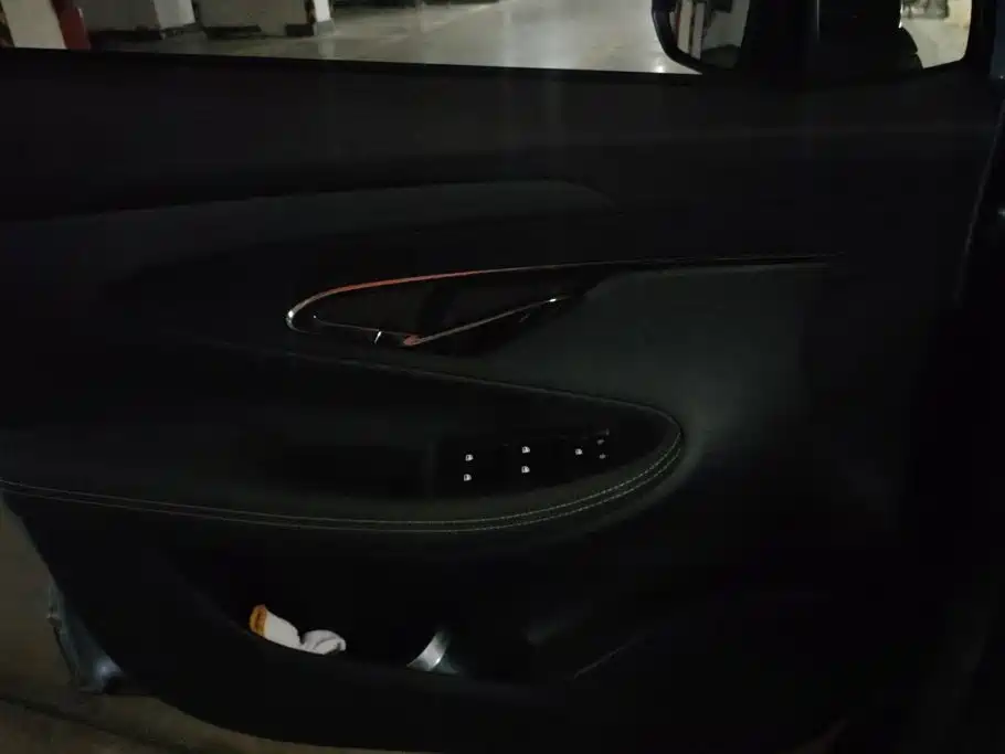 Фото 7 - Changan UNI-T