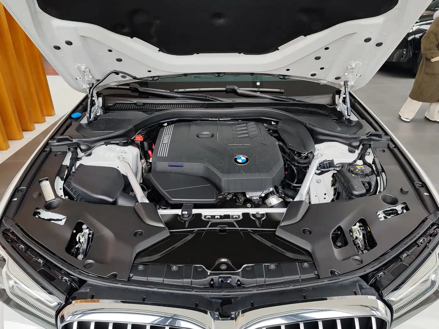 BMW 5 Series 2022 525Li M Sport Package фото 14