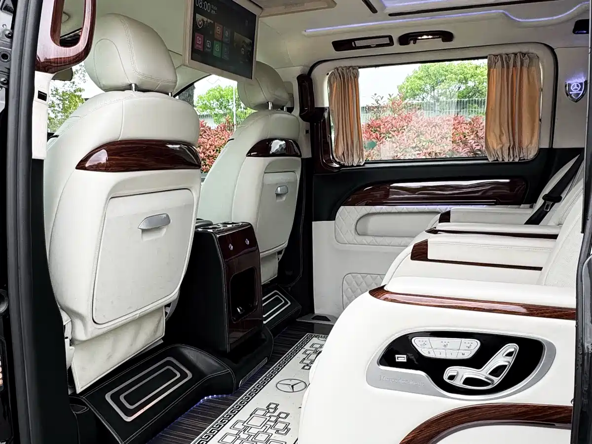 Mercedes-Benz Vito 2021 2.0T Business Edition 7-seater фото 8