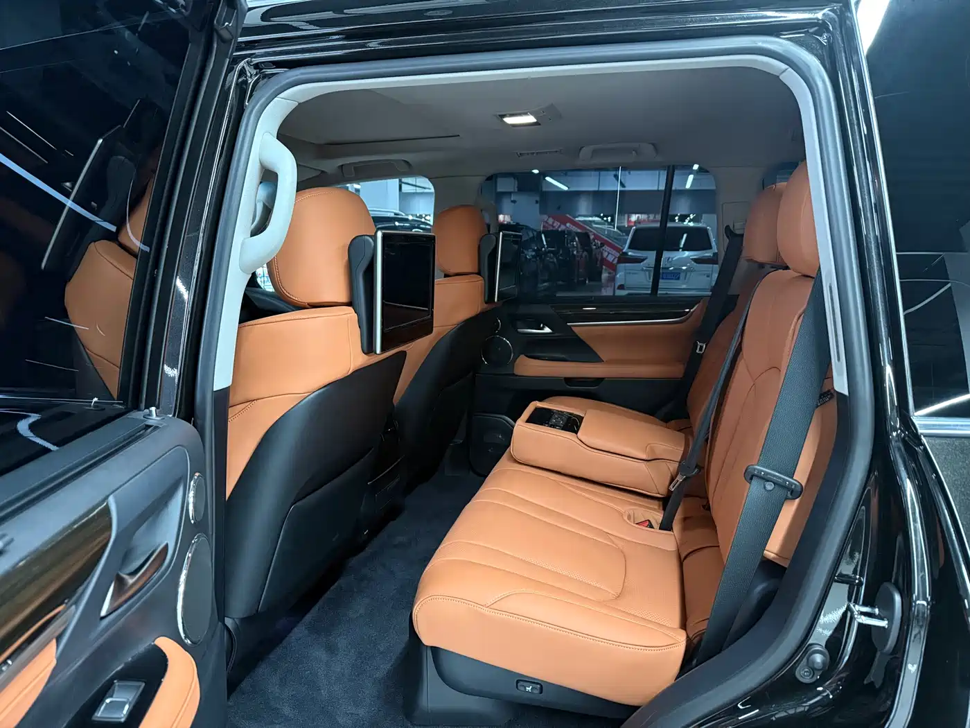 Lexus LX 2017 570 Prestige Luxury фото 8