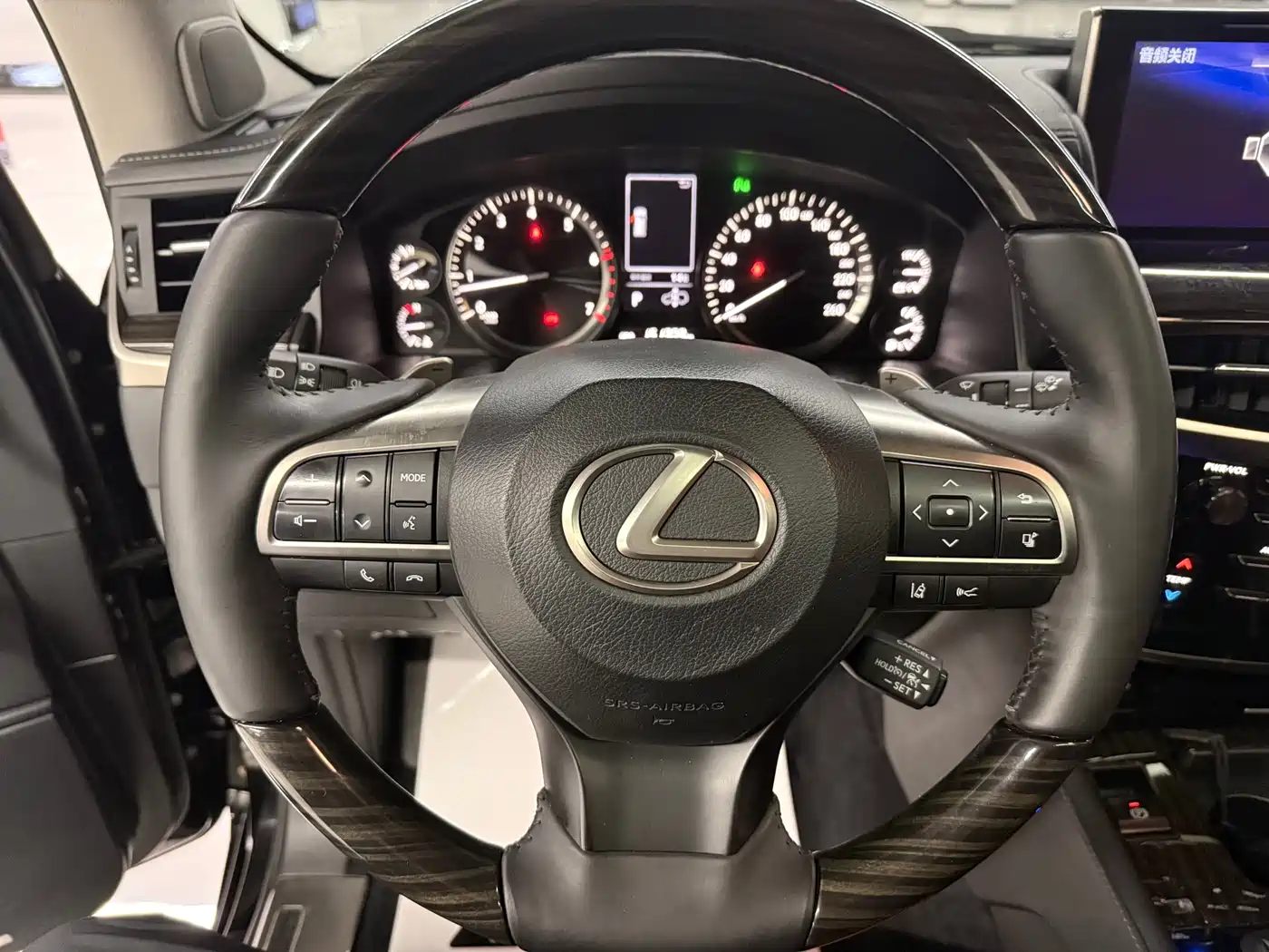 Lexus LX 2017 570 Prestige Luxury фото 16