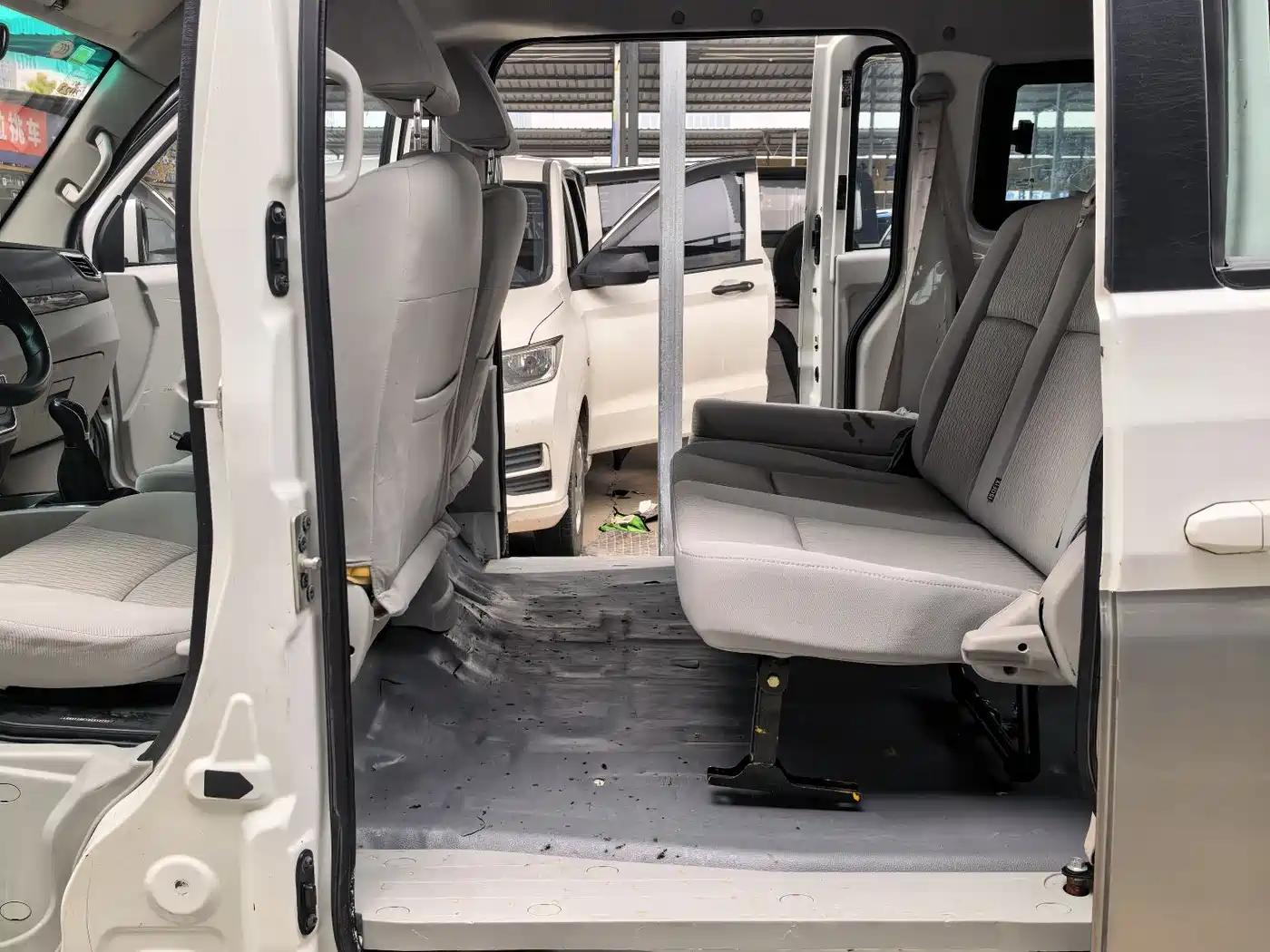 Jinbei New Hiace S 2021 2021 1.6L Premium Central Air-conditioned Passenger Vehicle China VI SWD16M