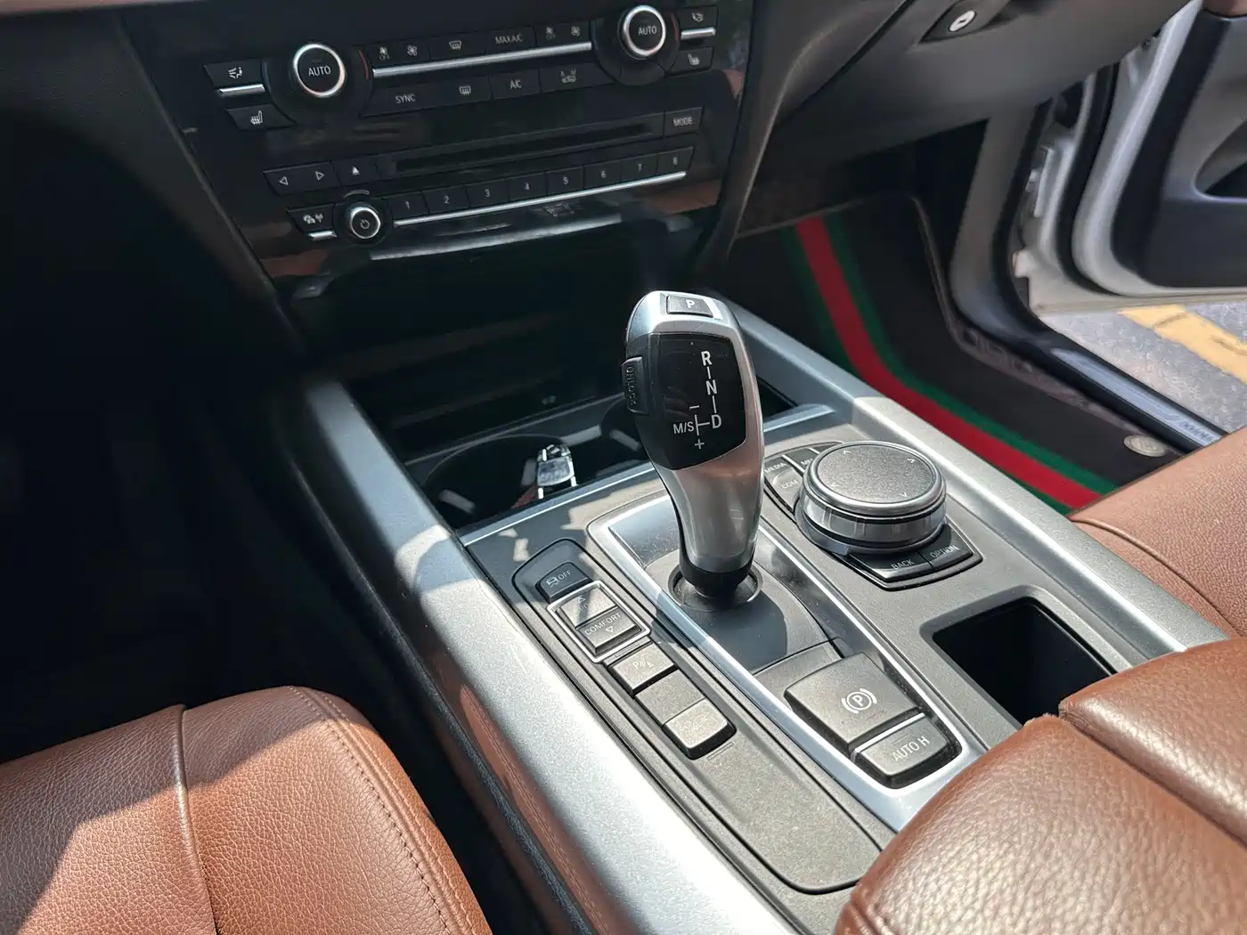 BMW X5 (Import) 2018 xDrive35i Elegant Model фото 22